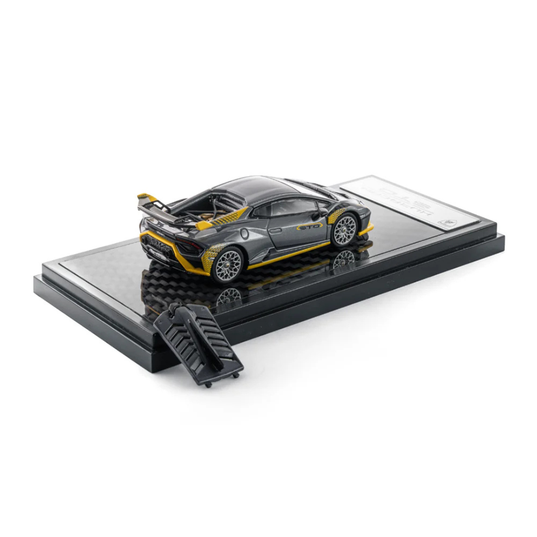 LCD Models Lamborghini Huracán STO Green/Yellow Track Supercar - LCD64043-SG