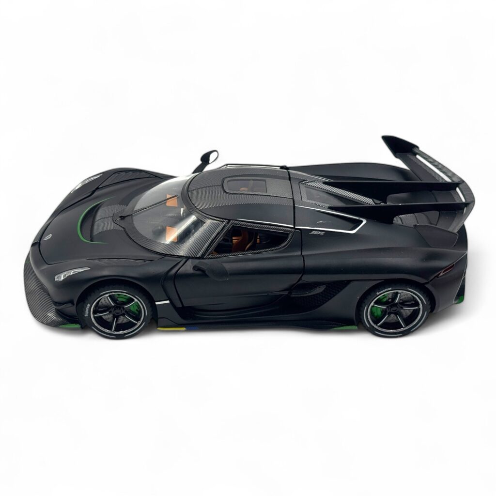 Premium Koenigsegg Jesko Diecast Model Car – 1:24 Scale Metal Toy Hypercar with Opening Doors & Bonnet
