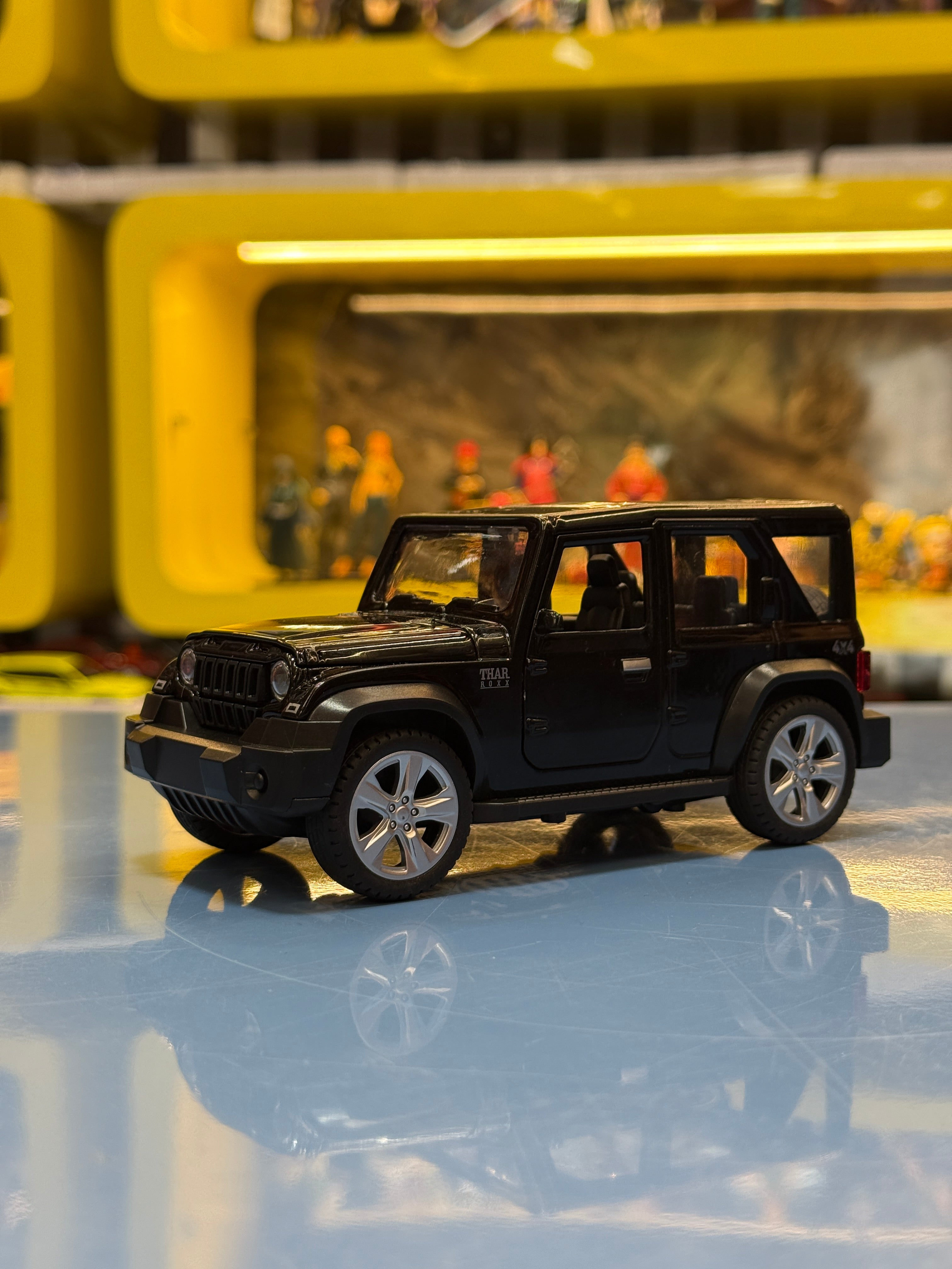 Premium Mahindra Thar 4x4 1:32 Scale Diecast Metal Car Model with Opening Doors & Bonnet (Black)
