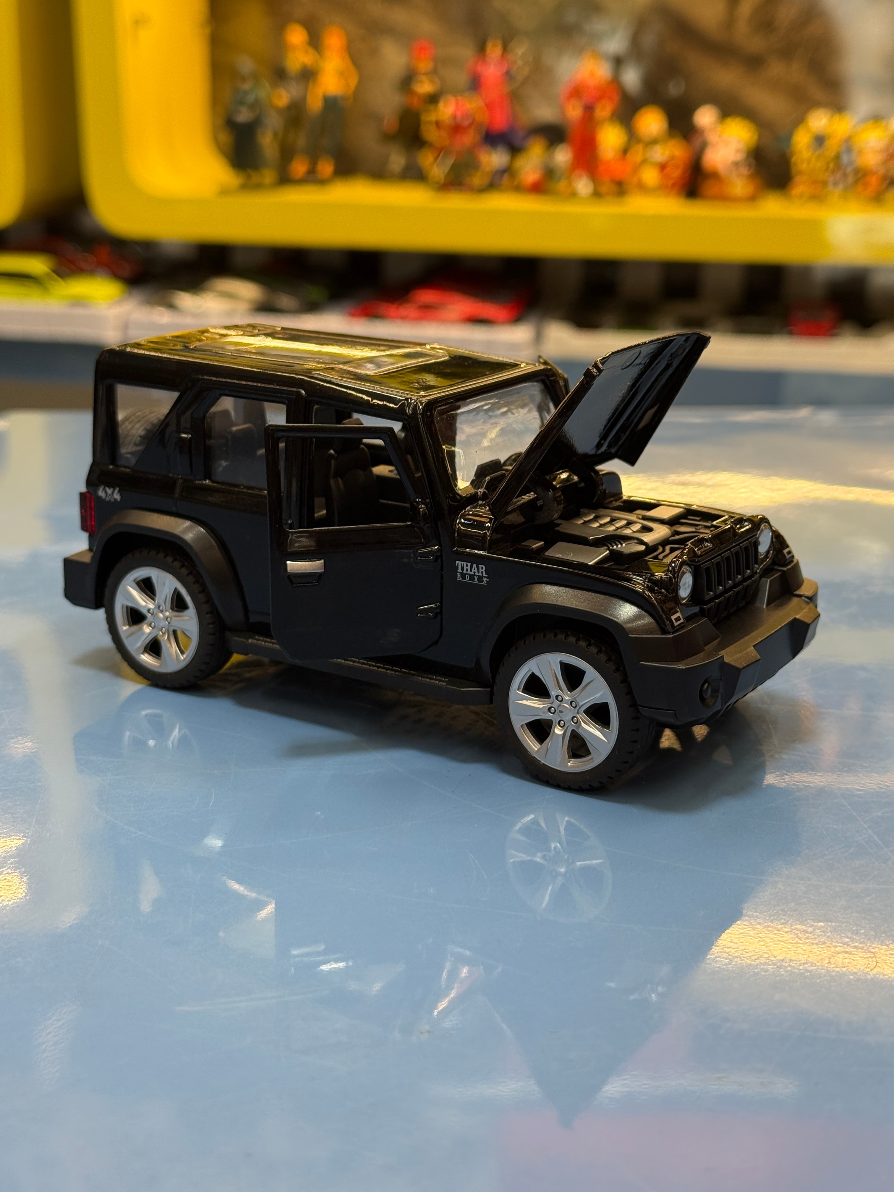 Premium Mahindra Thar 4x4 1:32 Scale Diecast Metal Car Model with Opening Doors & Bonnet (Black)