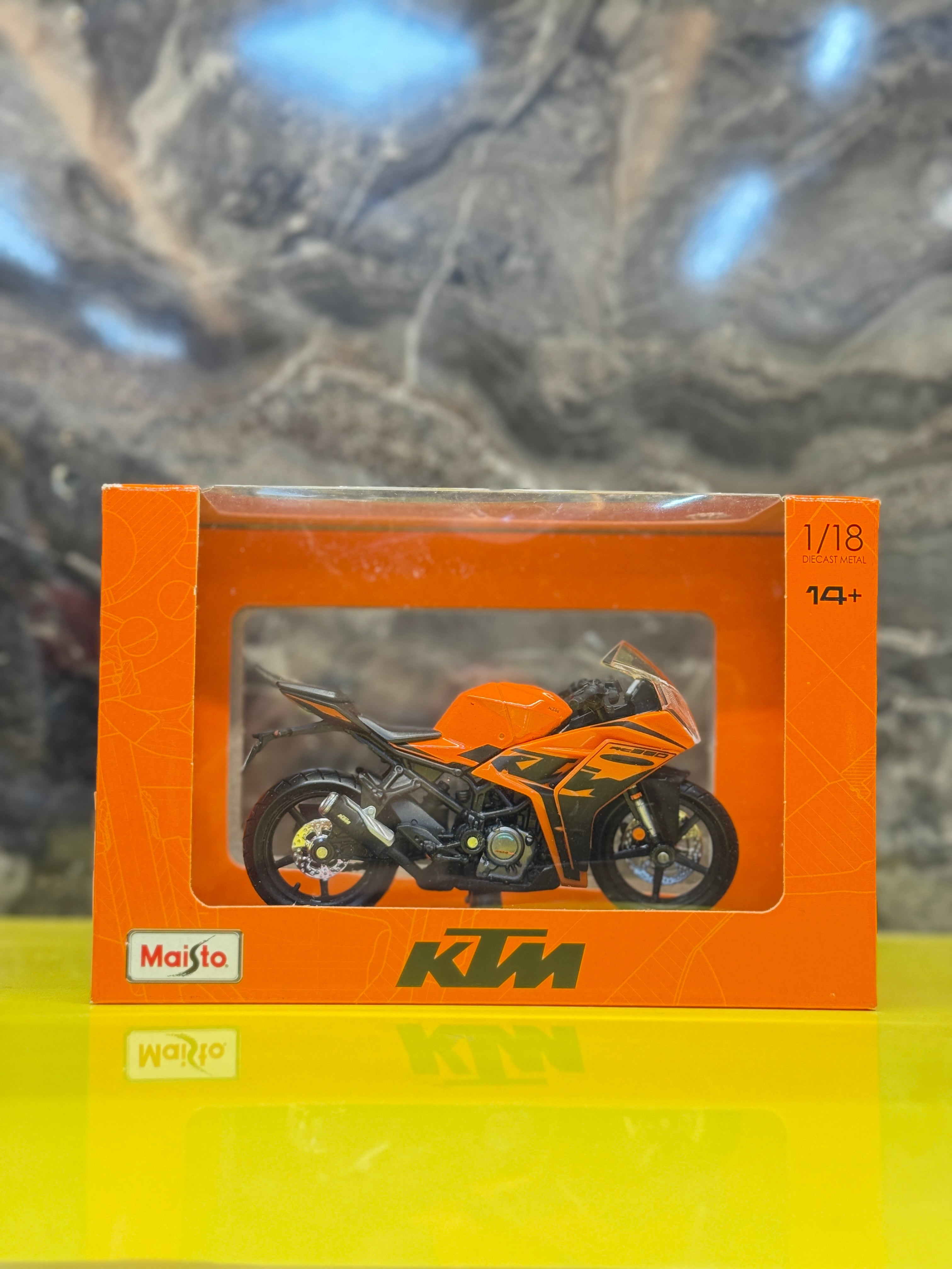 KTM RC 390 1:18 Scale Diecast Metal Sports Bike Model | Maisto Official Licensed Collectible Motorcycle Toy