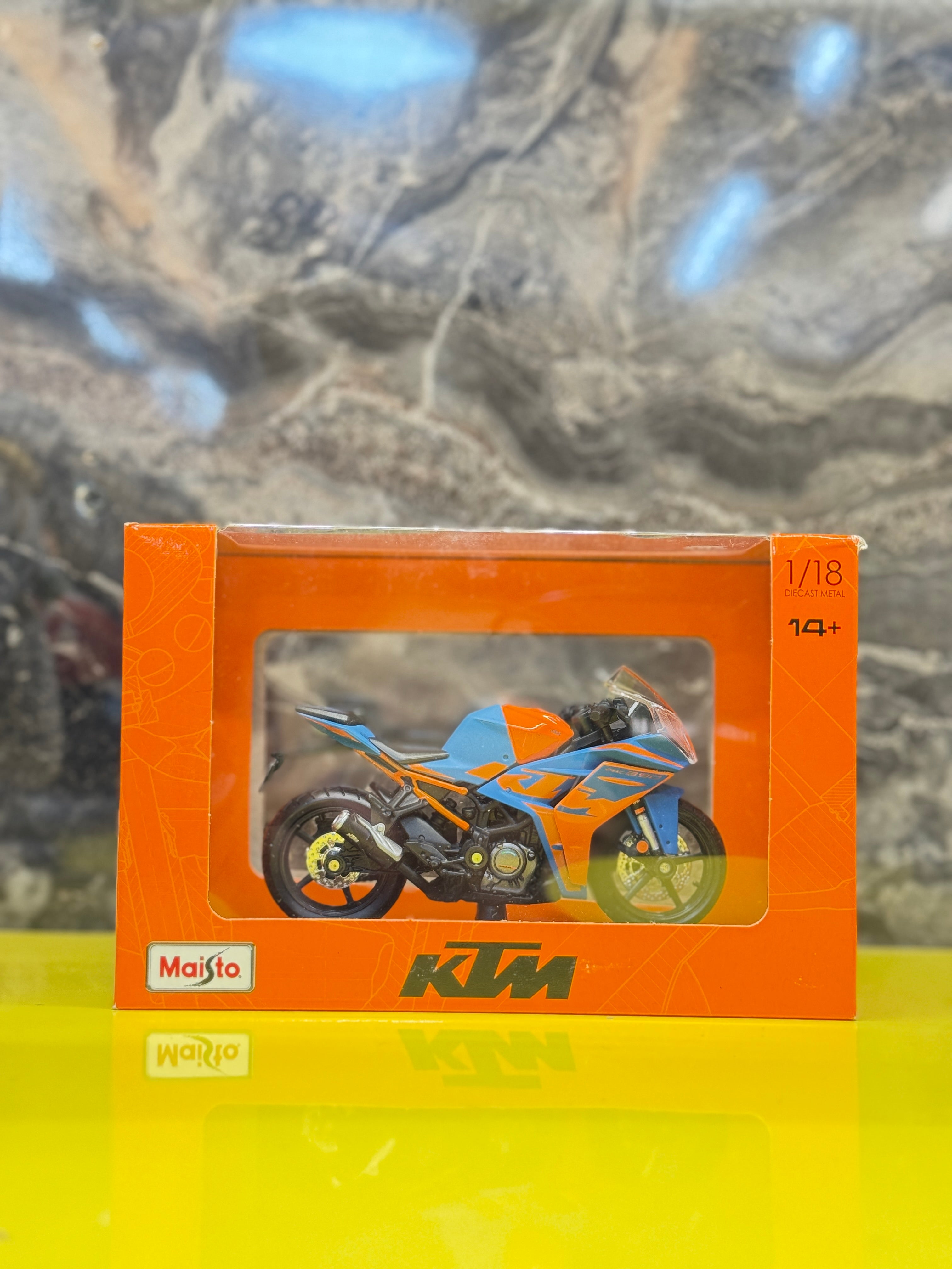 KTM RC 390 1:18 Scale Diecast Metal Sports Bike Model | Maisto Official Licensed Collectible Motorcycle Toy