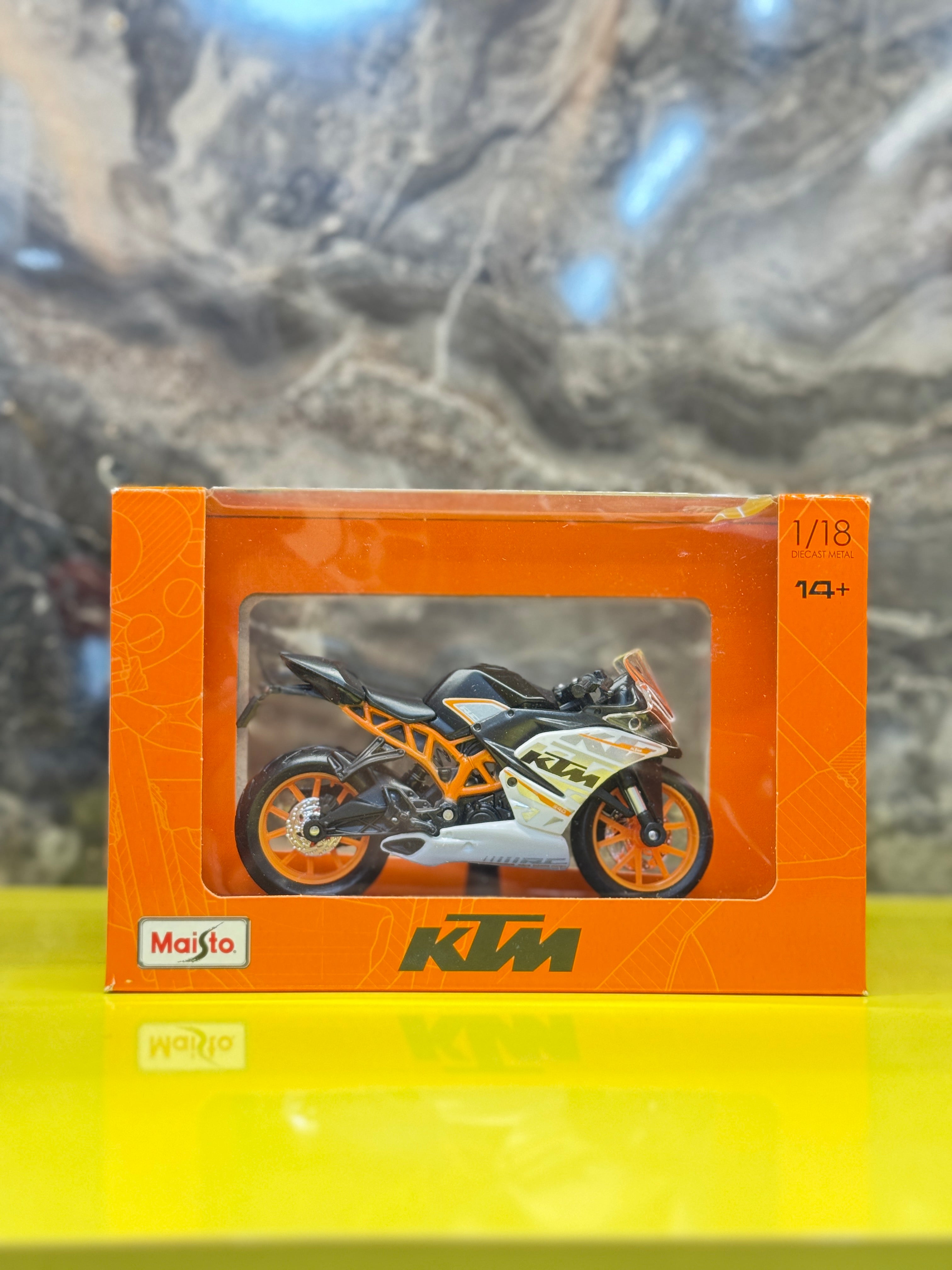 KTM RC 390 1:18 Scale Diecast Metal Sports Bike Model | Maisto Official Licensed Collectible Motorcycle Toy