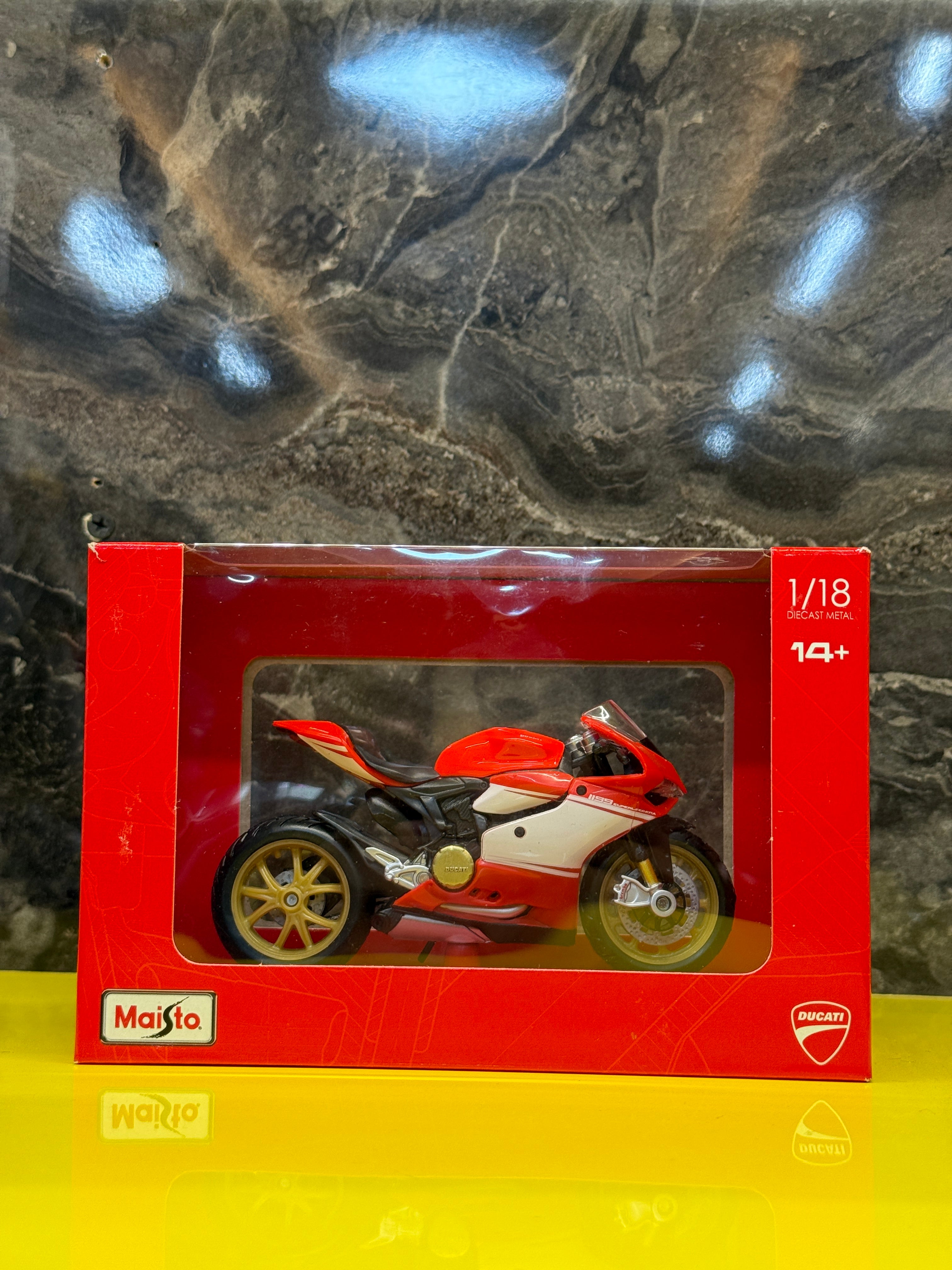 Ducati 1199 Panigale 1:18 Scale Diecast Metal Sports Bike Model | Maisto Official Licensed Collectible Motorcycle Toy