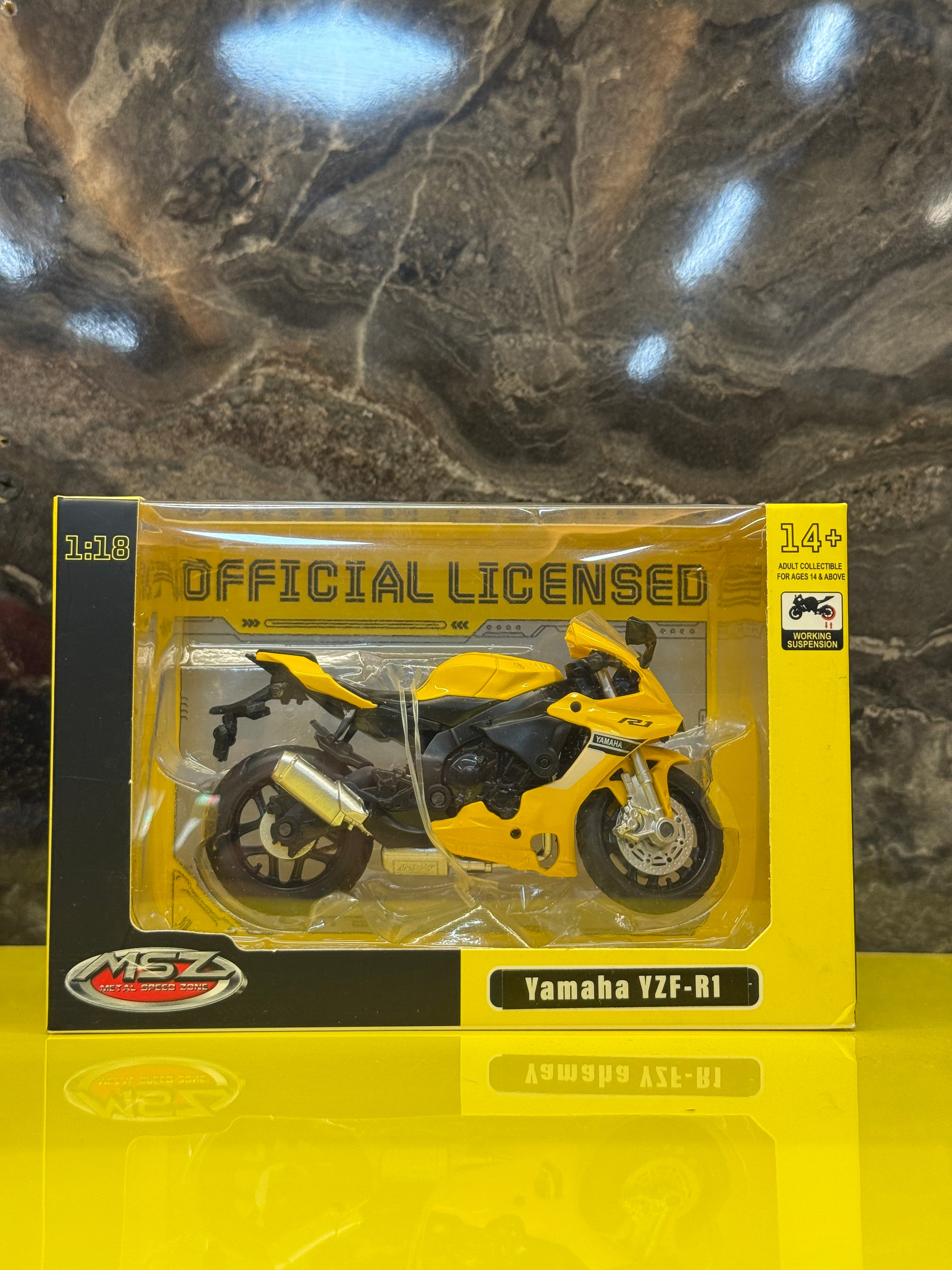 Yamaha YZF-R1 1:18 Scale Diecast Metal Sports Bike Model | Official Licensed Collectible Motorcycle Toy
