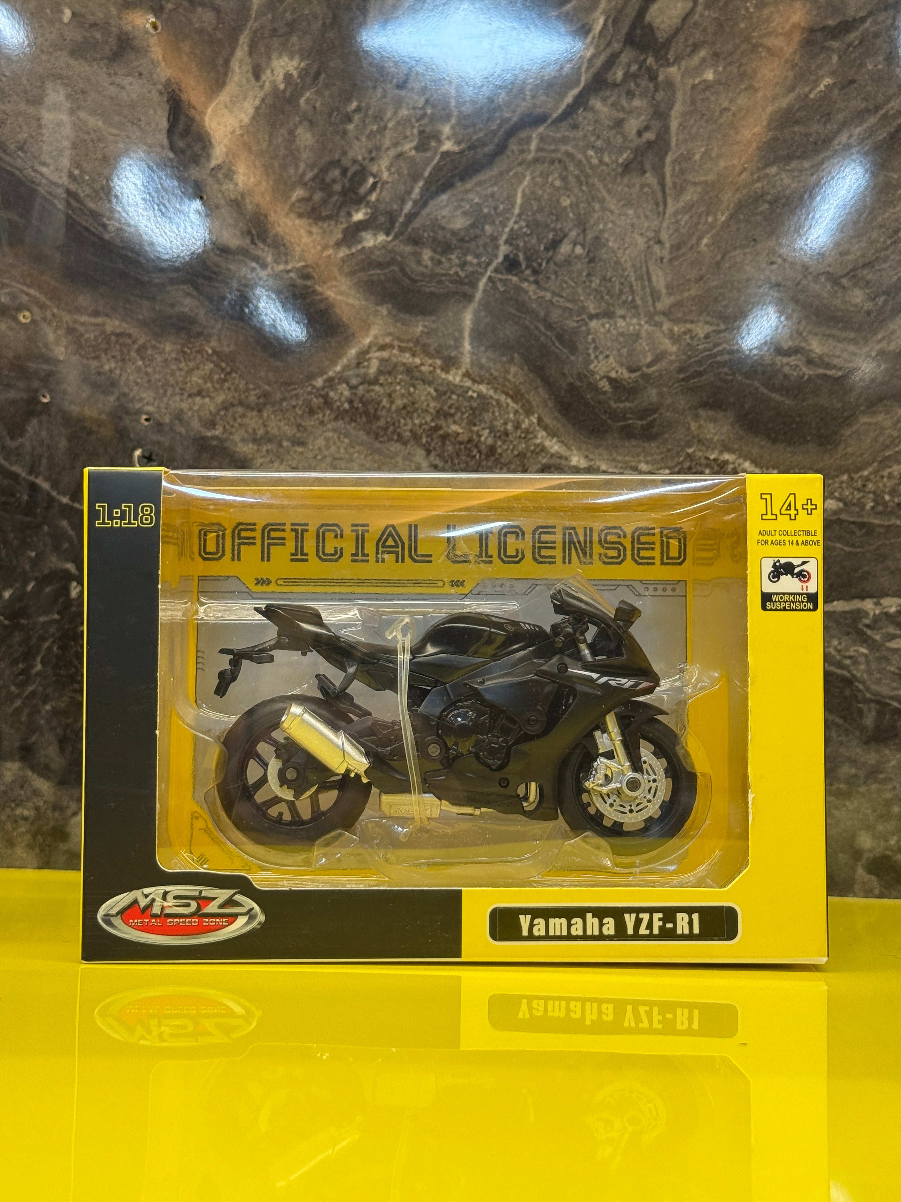 Yamaha YZF-R1 1:18 Scale Diecast Metal Sports Bike Model | Official Licensed Collectible Toy Motorcycle