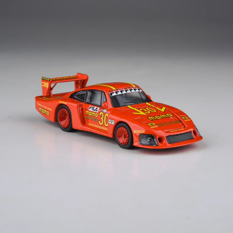 PARA64 Porsche 935/78 “Moby Dick” MOMO Penthouse Racing 1981 Laguna Seca 1:64 Scale Diecast Metal Toy Car